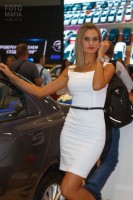 Фотоохота на девушку в обтягивающем платье