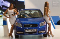 Девушка в мини на автосалоне 2016