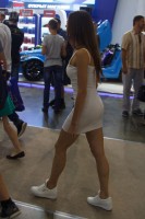 Фотоохота на девушку в обтягивающем мини платье