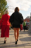 Фотоохота на девушку в мини на улице