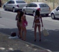 Проститутки попали в кадр Street View