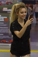 Девушка в шортиках с открытой попкой