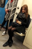 Девушки в коротких юбках и колготках