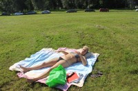 Фотоохота на загорающих девушек